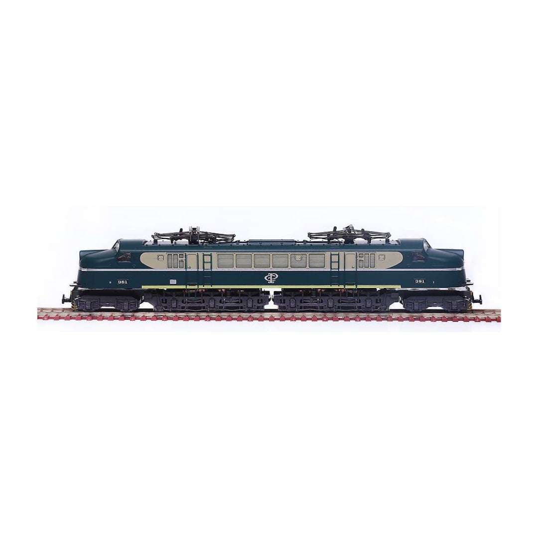 Frateschi V8 CPEF 3050 Locomotive Collectible Miniature Scale 1:87