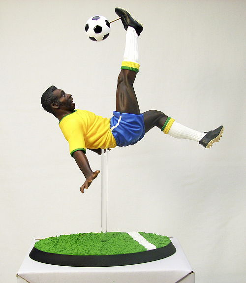 PELE SOCCER PLAYER KOTOBUKIYA 20TH CENTURY ICON SERIES LEGEND HERO FIGURE RARE