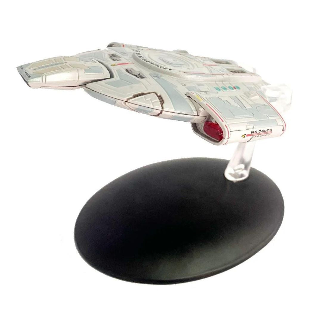 Star Trek Issue Spaceship USS Defiant NX-74205 Edition 09 Collectible Miniature